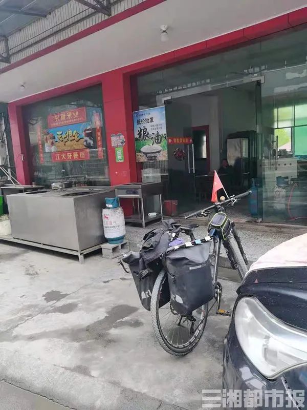 DƬ